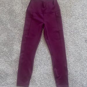 Women’s maroon 90° Degree by Reflex athletic leggings with pockets size medium